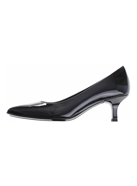 pump zwart lak leder met queenie hak