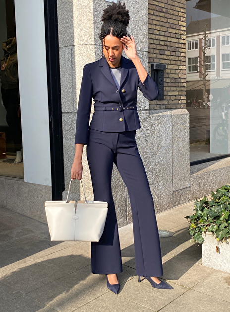 Broekpak marine met flared pantalon