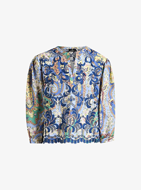 Top blauw dessin met borduur en broderie