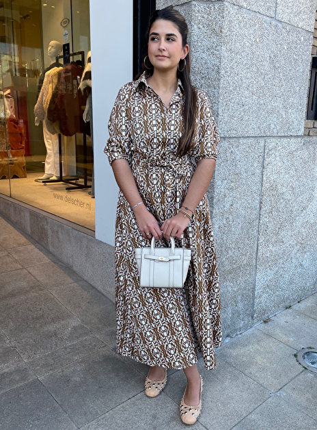 Jurk luxgi offwhite met m logo print cognac